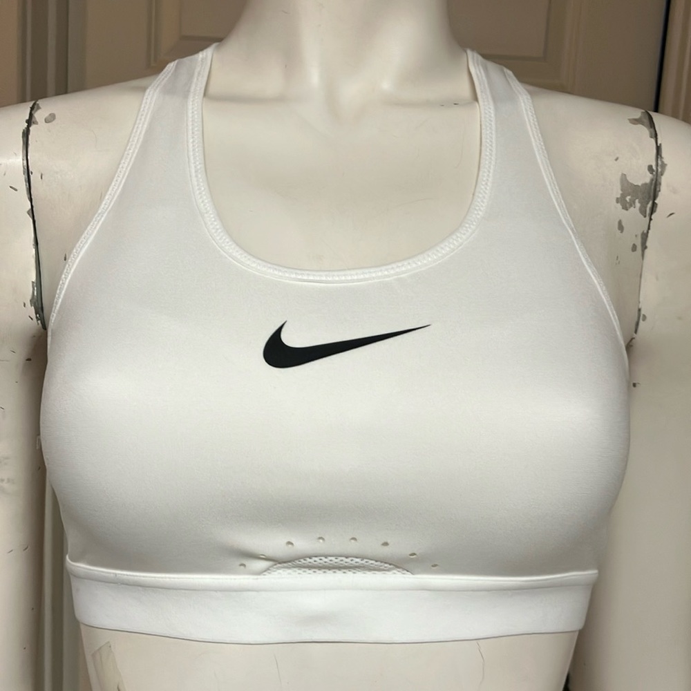 Nike Athletic/Athleisure Sports Bra/Top, NWT